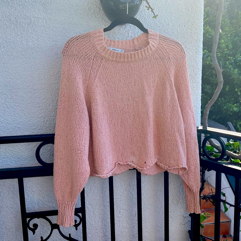 Zara size small knit sweater - peach color. Distressed // cropped style.